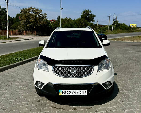 Білий Cанг Йонг Korando, об'ємом двигуна 2 л та пробігом 156 тис. км за 8500 $, фото 1 на Automoto.ua