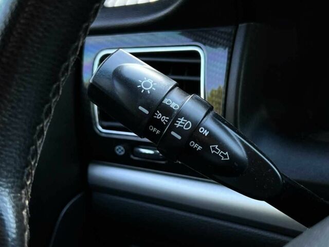 Белый Cанг Йонг Корандо, объемом двигателя 2.3 л и пробегом 155 тыс. км за 9800 $, фото 11 на Automoto.ua