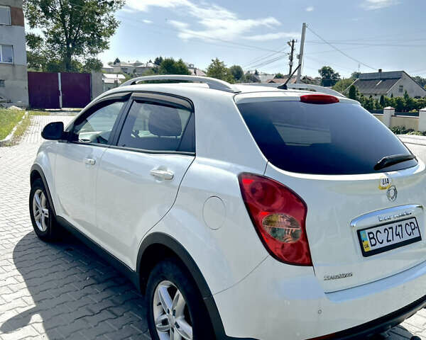 Білий Cанг Йонг Korando, об'ємом двигуна 2 л та пробігом 156 тис. км за 8500 $, фото 4 на Automoto.ua