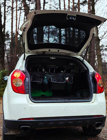 Белый Cанг Йонг Корандо, объемом двигателя 2 л и пробегом 104 тыс. км за 9900 $, фото 4 на Automoto.ua