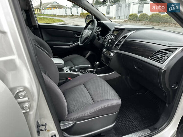 Білий Cанг Йонг Korando, об'ємом двигуна 2 л та пробігом 83 тис. км за 9800 $, фото 47 на Automoto.ua