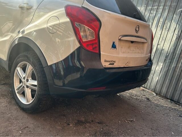 Белый Cанг Йонг Корандо, объемом двигателя 2 л и пробегом 150 тыс. км за 5900 $, фото 1 на Automoto.ua