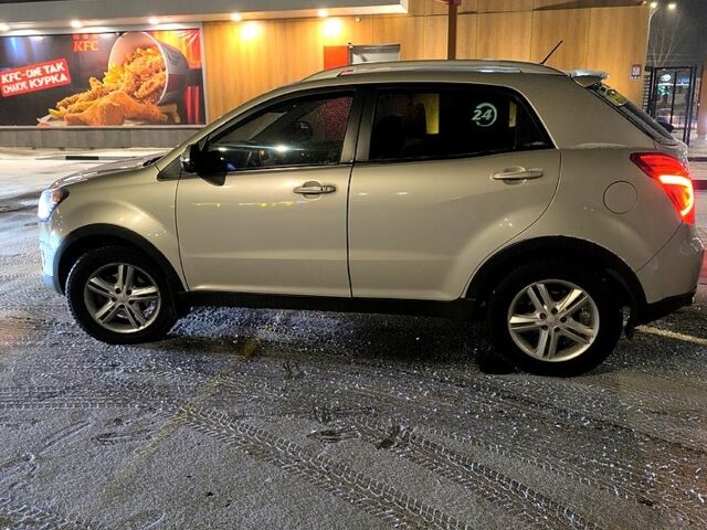 Белый Cанг Йонг Корандо, объемом двигателя 2 л и пробегом 98 тыс. км за 10500 $, фото 1 на Automoto.ua