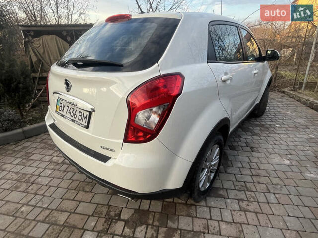 Білий Cанг Йонг Korando, об'ємом двигуна 2 л та пробігом 141 тис. км за 9100 $, фото 2 на Automoto.ua