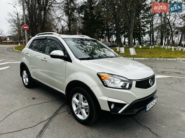 Білий Cанг Йонг Korando, об'ємом двигуна 2 л та пробігом 83 тис. км за 9800 $, фото 3 на Automoto.ua