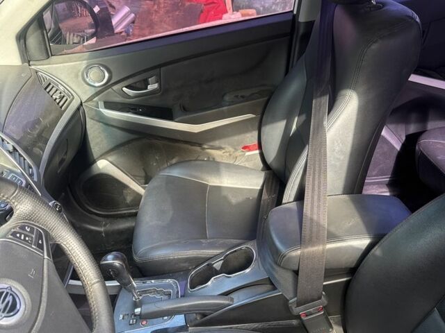 Белый Cанг Йонг Корандо, объемом двигателя 2 л и пробегом 150 тыс. км за 5900 $, фото 7 на Automoto.ua