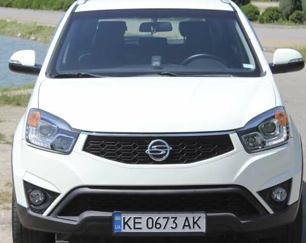 Білий Cанг Йонг Korando, об'ємом двигуна 2 л та пробігом 178 тис. км за 8490 $, фото 4 на Automoto.ua