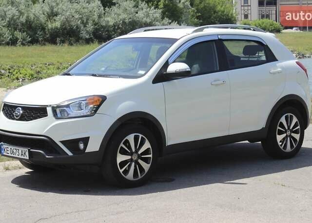 Білий Cанг Йонг Korando, об'ємом двигуна 2 л та пробігом 178 тис. км за 8490 $, фото 1 на Automoto.ua