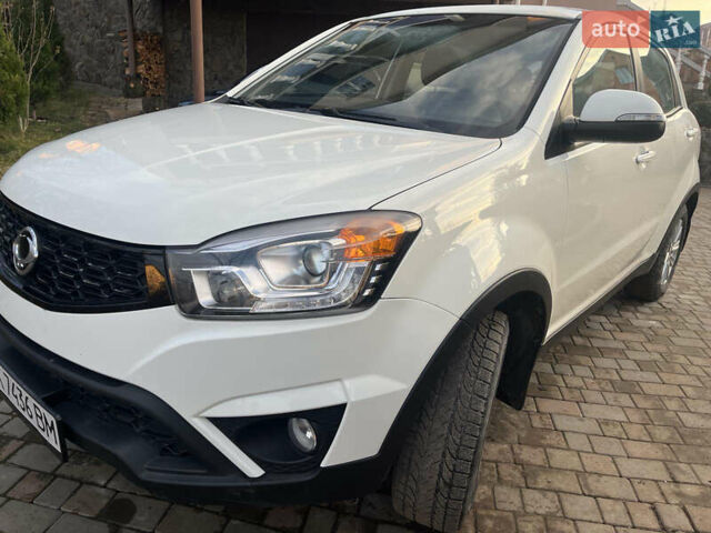 Білий Cанг Йонг Korando, об'ємом двигуна 2 л та пробігом 141 тис. км за 9100 $, фото 1 на Automoto.ua