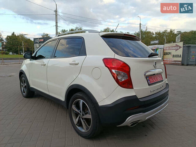 Білий Cанг Йонг Korando, об'ємом двигуна 2.2 л та пробігом 162 тис. км за 14400 $, фото 15 на Automoto.ua