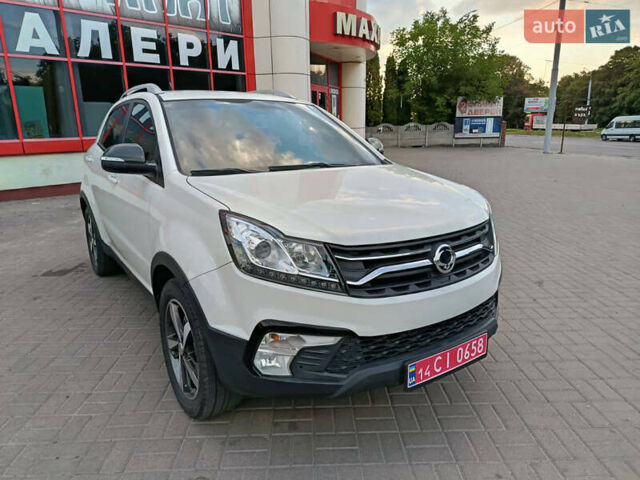 Білий Cанг Йонг Korando, об'ємом двигуна 2.2 л та пробігом 162 тис. км за 14400 $, фото 12 на Automoto.ua