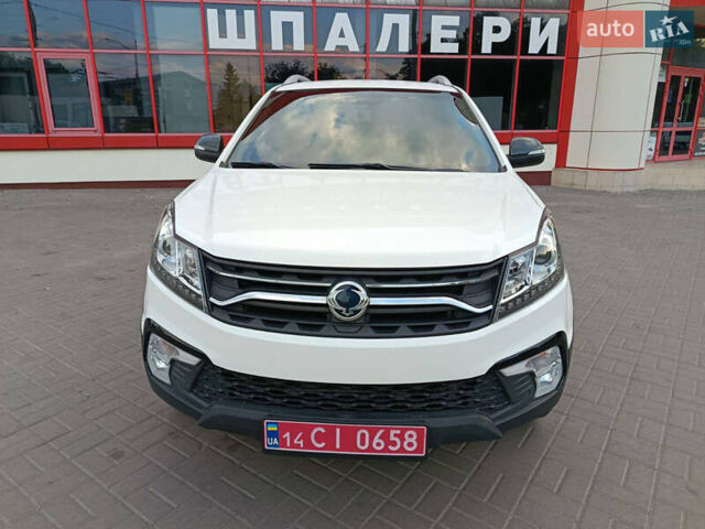 Білий Cанг Йонг Korando, об'ємом двигуна 2.2 л та пробігом 162 тис. км за 14400 $, фото 8 на Automoto.ua