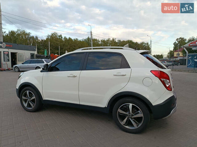 Білий Cанг Йонг Korando, об'ємом двигуна 2.2 л та пробігом 162 тис. км за 14400 $, фото 14 на Automoto.ua