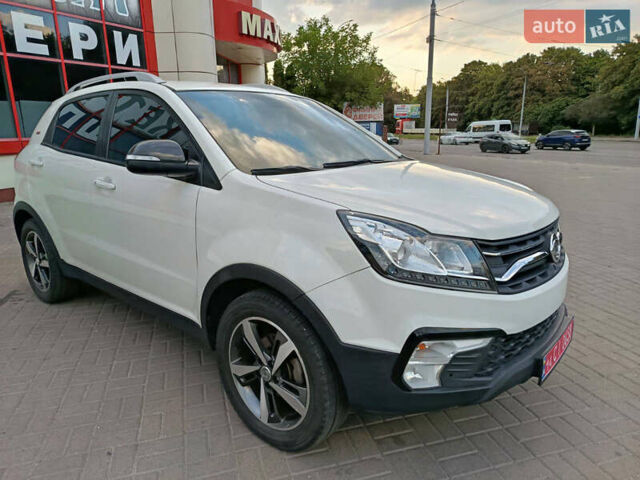 Білий Cанг Йонг Korando, об'ємом двигуна 2.2 л та пробігом 162 тис. км за 14400 $, фото 11 на Automoto.ua
