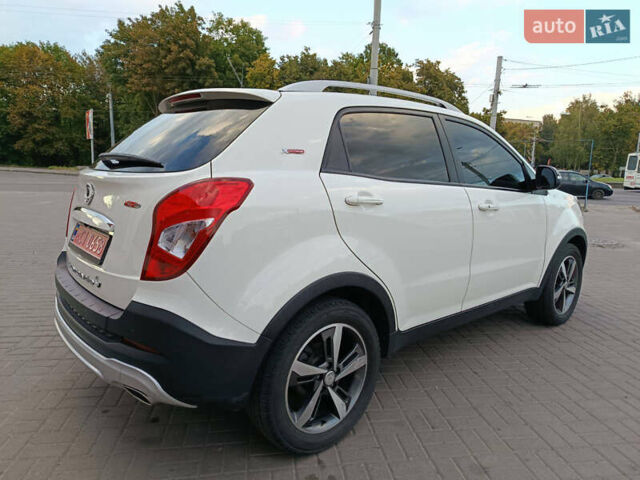 Білий Cанг Йонг Korando, об'ємом двигуна 2.2 л та пробігом 162 тис. км за 14400 $, фото 5 на Automoto.ua