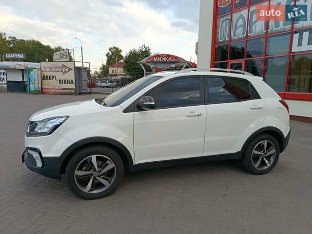 Білий Cанг Йонг Korando, об'ємом двигуна 2.2 л та пробігом 162 тис. км за 14400 $, фото 9 на Automoto.ua