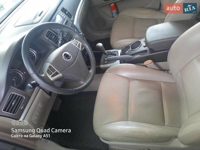 Бежевий Cанг Йонг Korando, об'ємом двигуна 2 л та пробігом 150 тис. км за 9200 $, фото 10 на Automoto.ua