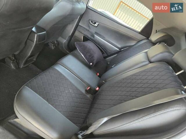 Бежевий Cанг Йонг Korando, об'ємом двигуна 2 л та пробігом 297 тис. км за 7000 $, фото 8 на Automoto.ua