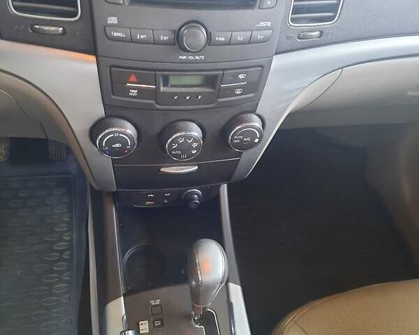 Бежевий Cанг Йонг Korando, об'ємом двигуна 2 л та пробігом 150 тис. км за 9200 $, фото 12 на Automoto.ua