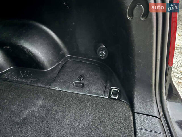 Черный Cанг Йонг Корандо, объемом двигателя 2 л и пробегом 168 тыс. км за 7200 $, фото 31 на Automoto.ua