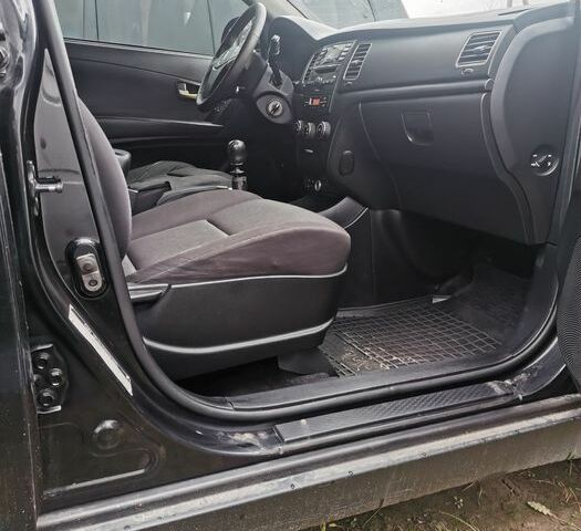 Черный Cанг Йонг Корандо, объемом двигателя 2 л и пробегом 350 тыс. км за 7000 $, фото 10 на Automoto.ua