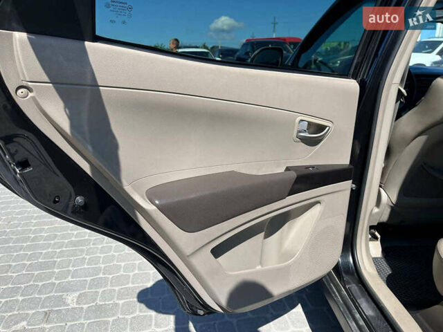 Чорний Cанг Йонг Korando, об'ємом двигуна 2 л та пробігом 208 тис. км за 7400 $, фото 35 на Automoto.ua