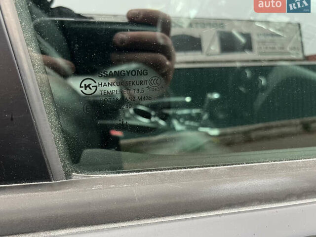 Черный Cанг Йонг Корандо, объемом двигателя 2 л и пробегом 168 тыс. км за 7200 $, фото 99 на Automoto.ua