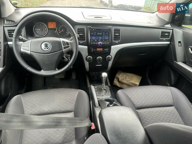 Чорний Cанг Йонг Korando, об'ємом двигуна 2 л та пробігом 138 тис. км за 6900 $, фото 7 на Automoto.ua