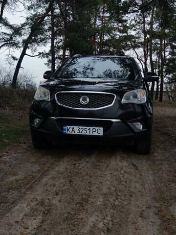 Чорний Cанг Йонг Korando, об'ємом двигуна 2 л та пробігом 216 тис. км за 7995 $, фото 3 на Automoto.ua