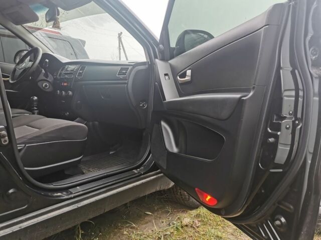 Черный Cанг Йонг Корандо, объемом двигателя 2 л и пробегом 350 тыс. км за 7000 $, фото 9 на Automoto.ua