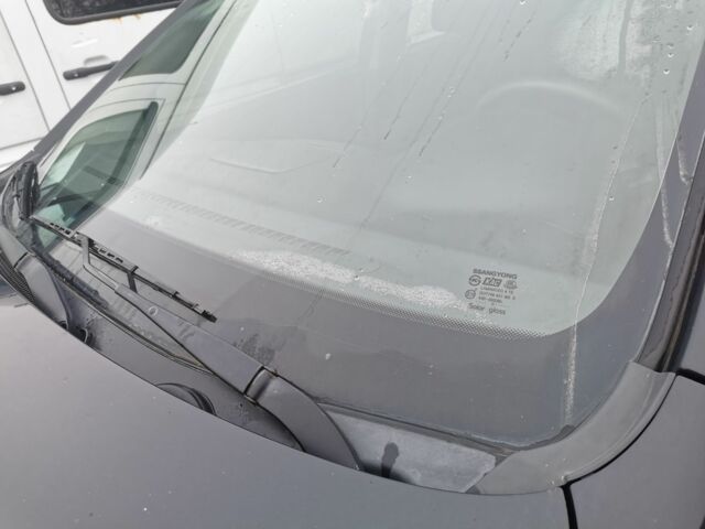 Черный Cанг Йонг Корандо, объемом двигателя 2 л и пробегом 350 тыс. км за 7000 $, фото 17 на Automoto.ua