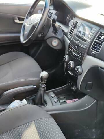 Чорний Cанг Йонг Korando, об'ємом двигуна 2 л та пробігом 216 тис. км за 7995 $, фото 29 на Automoto.ua
