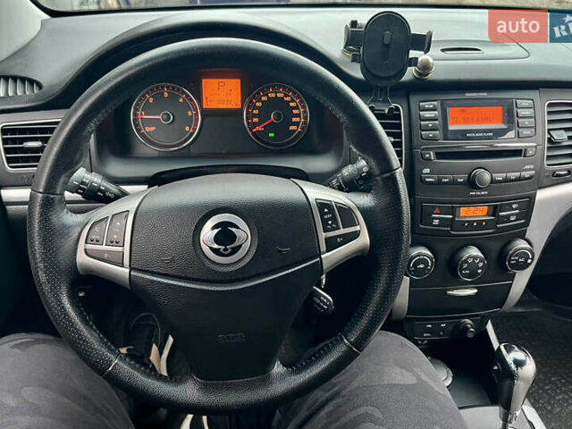 Черный Cанг Йонг Корандо, объемом двигателя 2 л и пробегом 168 тыс. км за 7200 $, фото 57 на Automoto.ua