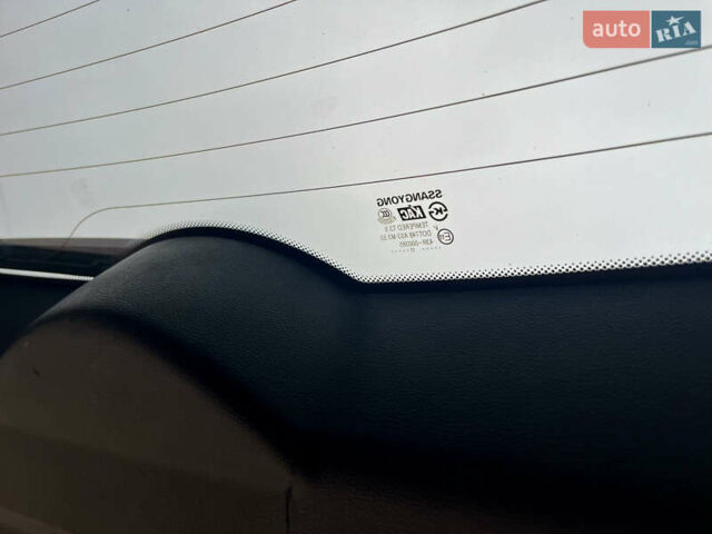 Черный Cанг Йонг Корандо, объемом двигателя 2 л и пробегом 168 тыс. км за 7200 $, фото 97 на Automoto.ua