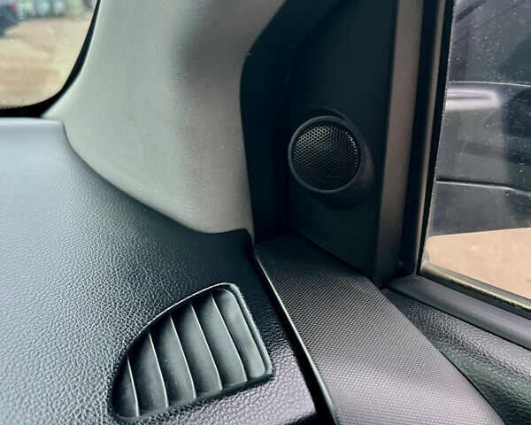 Черный Cанг Йонг Корандо, объемом двигателя 2 л и пробегом 168 тыс. км за 7200 $, фото 92 на Automoto.ua