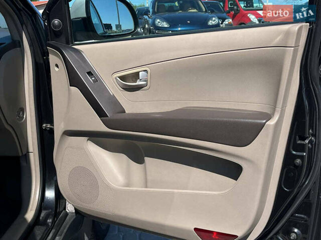 Чорний Cанг Йонг Korando, об'ємом двигуна 2 л та пробігом 208 тис. км за 7400 $, фото 28 на Automoto.ua