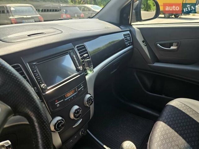Чорний Cанг Йонг Korando, об'ємом двигуна 2 л та пробігом 182 тис. км за 8500 $, фото 7 на Automoto.ua