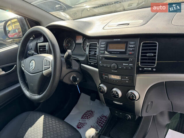 Черный Cанг Йонг Корандо, объемом двигателя 2 л и пробегом 169 тыс. км за 8900 $, фото 14 на Automoto.ua