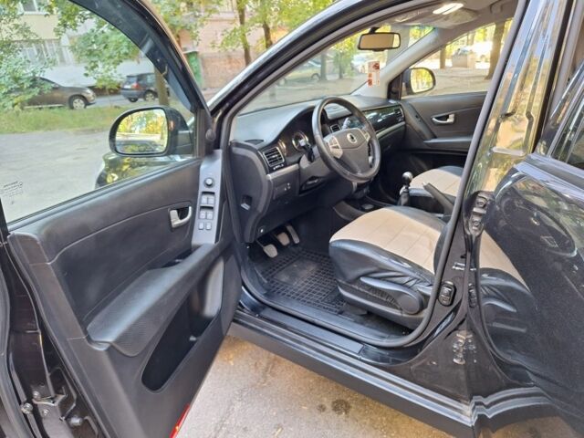 Чорний Cанг Йонг Korando, об'ємом двигуна 2 л та пробігом 41 тис. км за 10300 $, фото 7 на Automoto.ua