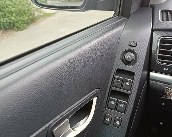 Чорний Cанг Йонг Korando, об'ємом двигуна 2 л та пробігом 142 тис. км за 8900 $, фото 13 на Automoto.ua