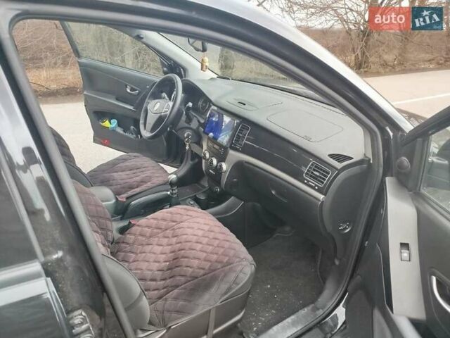 Чорний Cанг Йонг Korando, об'ємом двигуна 2 л та пробігом 130 тис. км за 10000 $, фото 5 на Automoto.ua
