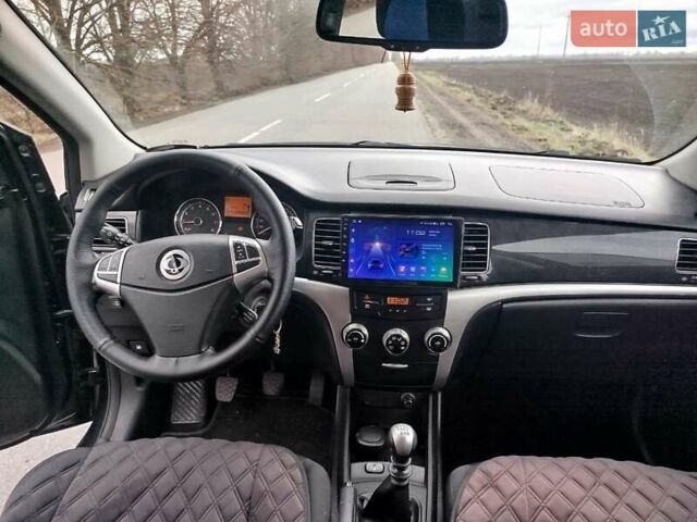 Чорний Cанг Йонг Korando, об'ємом двигуна 2 л та пробігом 130 тис. км за 10000 $, фото 6 на Automoto.ua