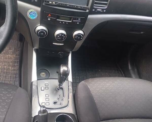 Черный Cанг Йонг Корандо, объемом двигателя 2 л и пробегом 176 тыс. км за 8500 $, фото 17 на Automoto.ua