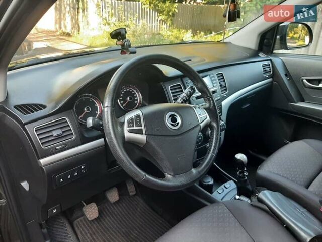 Чорний Cанг Йонг Korando, об'ємом двигуна 2 л та пробігом 149 тис. км за 6999 $, фото 12 на Automoto.ua