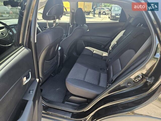 Чорний Cанг Йонг Korando, об'ємом двигуна 2 л та пробігом 182 тис. км за 8500 $, фото 6 на Automoto.ua