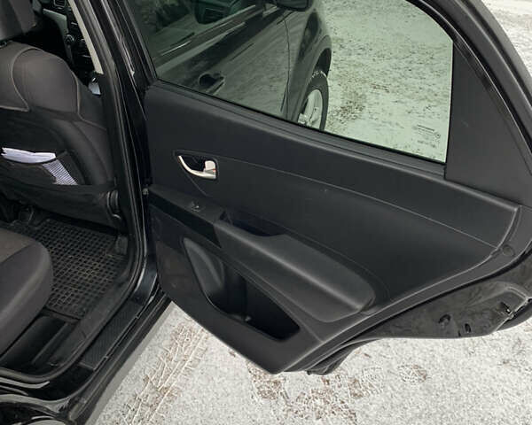 Чорний Cанг Йонг Korando, об'ємом двигуна 2 л та пробігом 260 тис. км за 9600 $, фото 5 на Automoto.ua