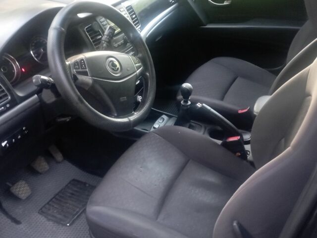 Чорний Cанг Йонг Korando, об'ємом двигуна 2 л та пробігом 180 тис. км за 8200 $, фото 6 на Automoto.ua