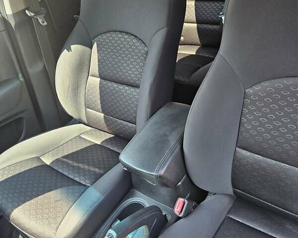 Чорний Cанг Йонг Korando, об'ємом двигуна 2 л та пробігом 182 тис. км за 8500 $, фото 17 на Automoto.ua