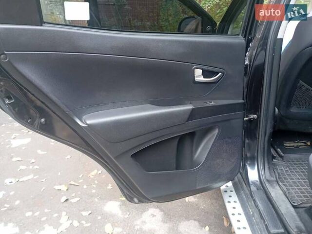 Черный Cанг Йонг Корандо, объемом двигателя 2 л и пробегом 176 тыс. км за 8500 $, фото 22 на Automoto.ua