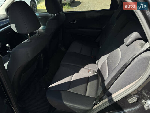 Черный Cанг Йонг Корандо, объемом двигателя 2 л и пробегом 169 тыс. км за 8900 $, фото 12 на Automoto.ua